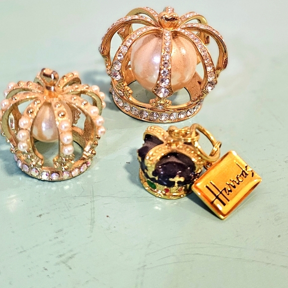 Harrods and Juicy Couture Other - (3) Little Crowns with Rhinestones and Faux Pearls 🩷
